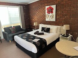 Melton Motor Inn & Apartments