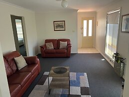 Melton Motor Inn & Apartments