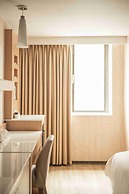 Kindness Hotel - Tainan Chihkan Tower