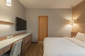 Kindness Hotel - Tainan Chihkan Tower
