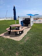 Traders Inn Beach Club