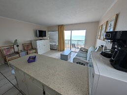 Traders Inn Beach Club