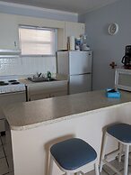 Traders Inn Beach Club