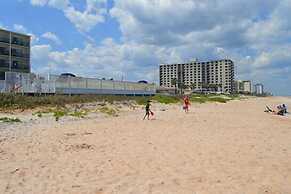 Traders Inn Beach Club