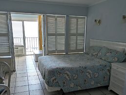 Traders Inn Beach Club