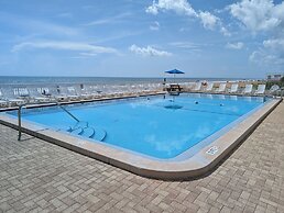 Traders Inn Beach Club