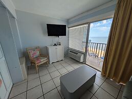 Traders Inn Beach Club