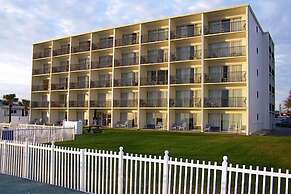 Traders Inn Beach Club