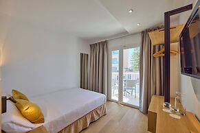 Universal Hotel Bikini