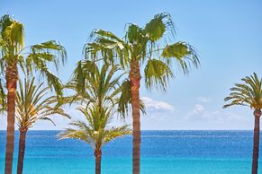 Universal Hotel Bikini