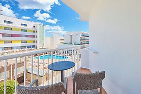 Universal Hotel Bikini