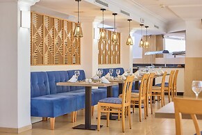 Universal Hotel Bikini