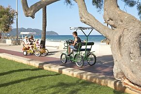 Universal Hotel Bikini