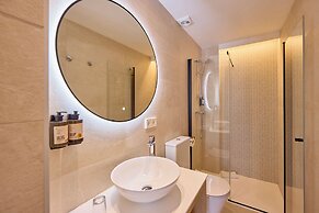 Universal Hotel Bikini