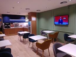 Air Rooms Madrid by HelloSky