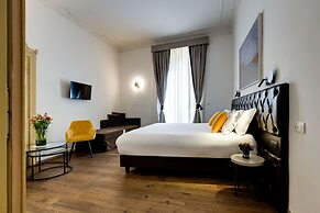 Piazza Farnese Luxury Suites