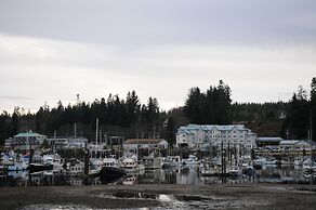 Quarterdeck Inn Port Hardy