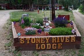 Stoney River Lodge