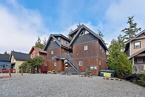 Wild Pacific Waterfront Cabins