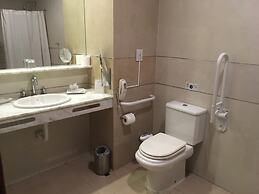 Howard Johnson by Wyndham Yerba Buena