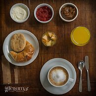 Howard Johnson by Wyndham Yerba Buena