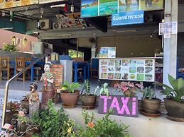 Seabox Khaolak Hostel