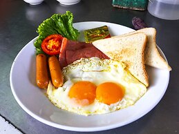 Seabox Khaolak Hostel