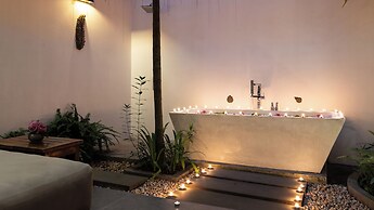 Lynnaya Urban River Resort