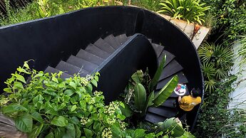 Lynnaya Urban River Resort