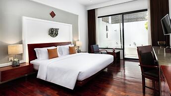 Lynnaya Urban River Resort