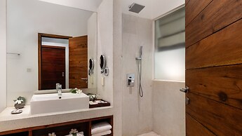 Lynnaya Urban River Resort