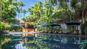 Lynnaya Urban River Resort