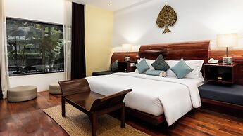 Lynnaya Urban River Resort