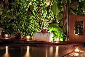 Lynnaya Urban River Resort