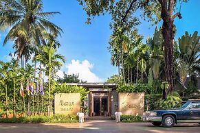 Lynnaya Urban River Resort