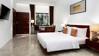 Lynnaya Urban River Resort