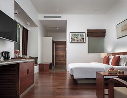 Lynnaya Urban River Resort