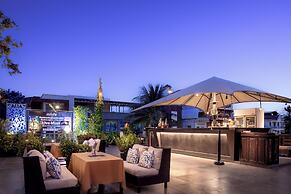 Lynnaya Urban River Resort