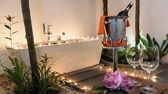 Lynnaya Urban River Resort