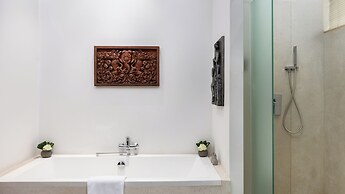 Lynnaya Urban River Resort