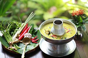 Lynnaya Urban River Resort