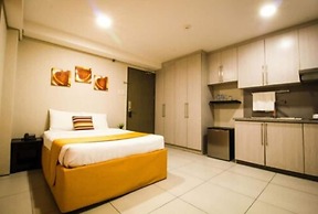 Jade Hotel & Suites