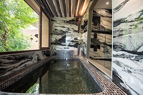 Ao Cho Grandview Hideaway Resort