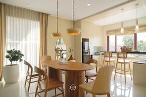 Morning Glory Mountain View 4BR Villa with Pool