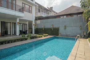 Morning Glory Mountain View 4BR Villa with Pool