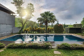 Morning Glory Mountain View 4BR Villa with Pool