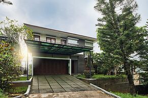 Morning Glory Mountain View 4BR Villa with Pool