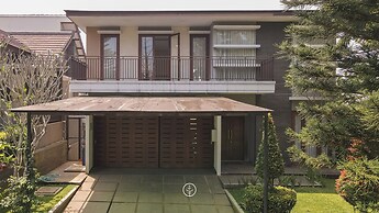 Morning Glory Mountain View 4BR Villa with Pool