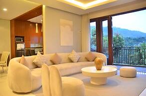 Morning Glory Mountain View 4BR Villa with Pool