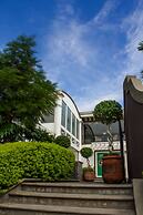 La Riviera Hotel B&B